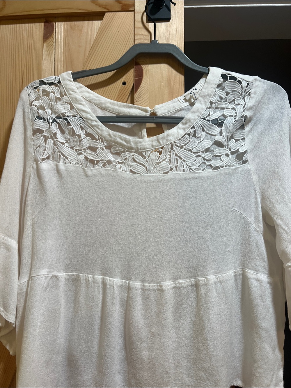 Soieblu brandWhite Lace Yoke Women’s Blouse size large